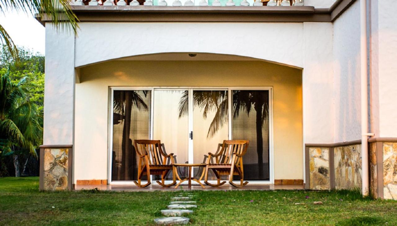 Villas Iguana A-13 Beachfront Condo Eksteriør billede